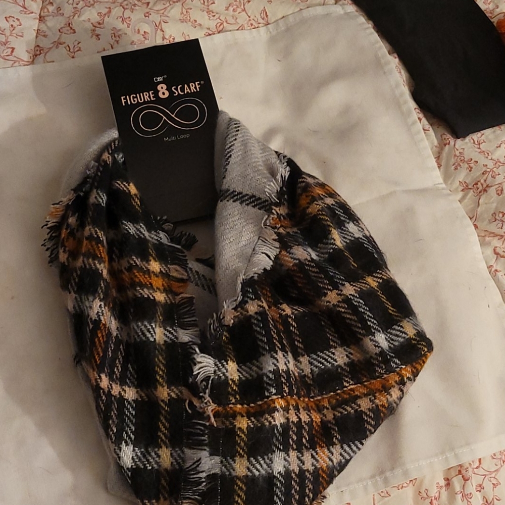 Women's scarf